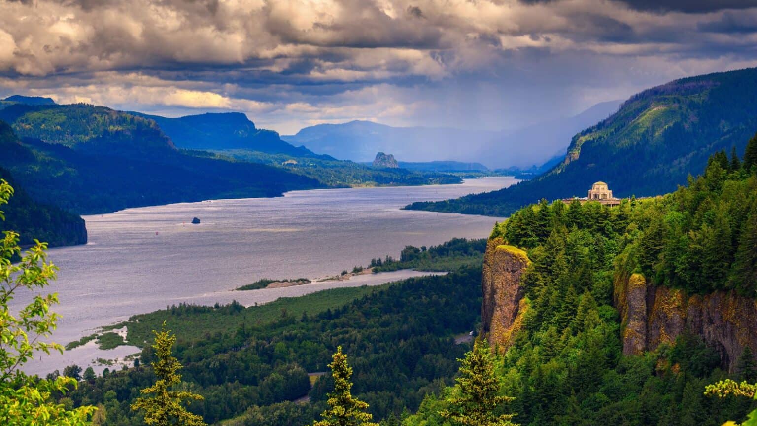 14 Driving Paradises That Make Every Mile Worth The Gas Money We 14-driving-paradises-that-make-every-mile-worth-the-gas-money-we